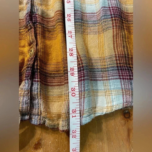 Maurices Womens Medium Plaid Checkered shirt. - Picture 5 of 8